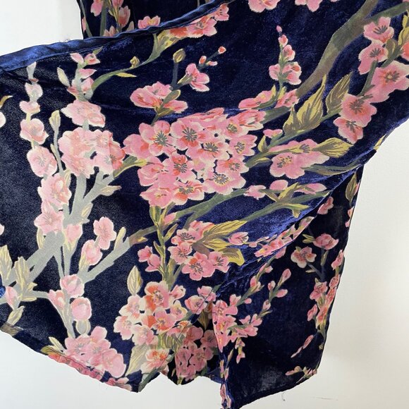 Velvet Kimono Style Open Cardigan - Picture 4 of 6